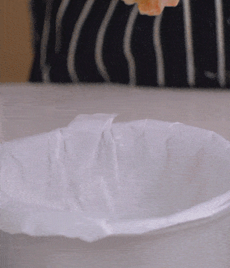 放到容器中，30-36攝氏度的地方發(fā)酵2次。