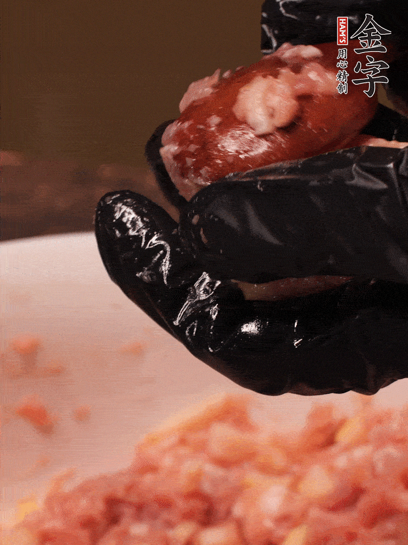 攪拌上勁，15g食用油，再攪拌一下，分成30g小圓球，冰凍1小時(shí)