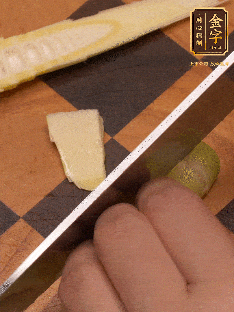 雷筍，剝?nèi)ネ鈿?，切成?>
					</div>
					<span>步驟 3/7</span>
					<p>雷筍，剝?nèi)ネ鈿?，切成?/p>
				</li><li>
					<div   id=