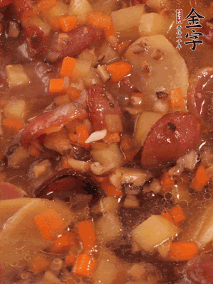 加大半碗水，沒過大部分食材