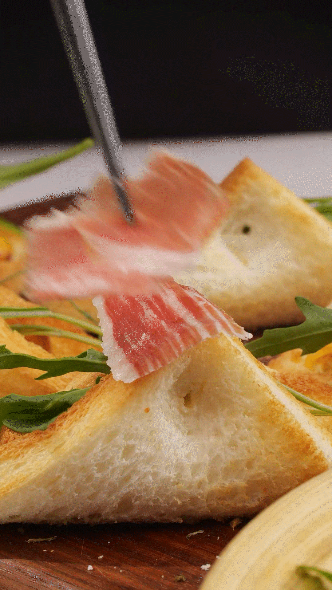 對折，用牙簽固定
